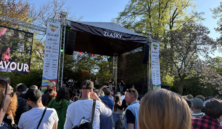 Festival Zlásky zaplnil celý park Ptačí vrch jídlem a hudbou