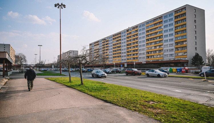 Rekonstrukce Benešovy třídy v Hradci se opět posunula