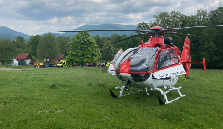 Vrtulník z Ostravy zasahoval ve Zlínském kraji. Letěl tam třikrát