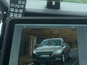 Policie kontrolovala řidiče. Zjistila alkohol, překročení rychlosti i jízdu bez řidičáku