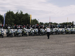 Motorkáři si ve Vysokém Mýtě vyzkoušejí to, co silnice nenabídne