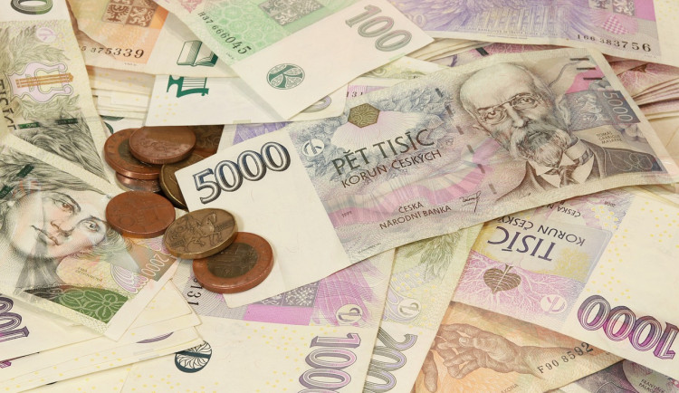 Zahraniční finanční bilance Česka se zlepšila, schodek klesl na 764 miliard korun