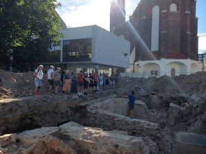 Archeologové odhalují tajemství sklepů ze 17. století v areálu Slezanky