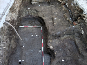 Archeologové odhalují tajemství sklepů ze 17. století v areálu Slezanky