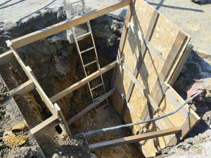 Rekonstrukce semaforů na frekventované křižovatce ve Frýdku-Místku míří do finále