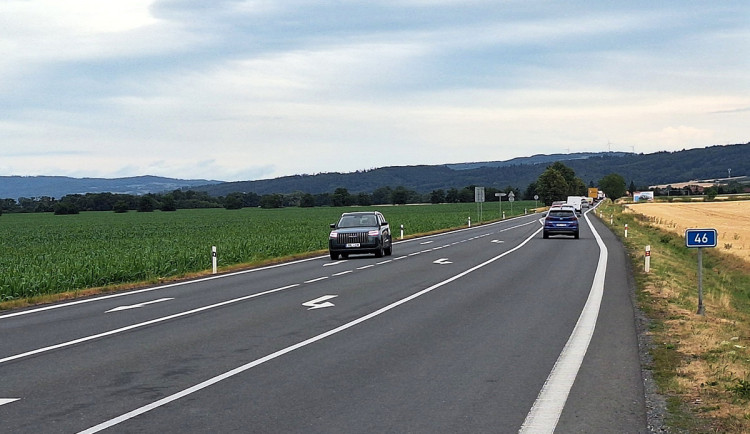 Tah mezi Olomoucí a Šternberkem zavře oprava. Úřad schválil speciální sestavu objížděk