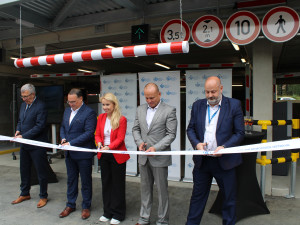 Ostravská nemocnice otevřela parkovací dům. Zatím bude sloužit jen zaměstnancům