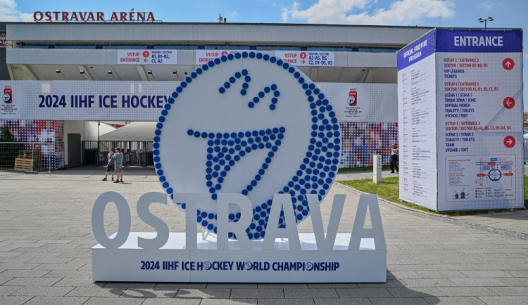 Ostrava před začátkem MS v hokeji: okolí arény se připravovalo na šampionát