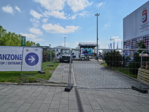 Ostrava před začátkem MS v hokeji: okolí arény se připravovalo na šampionát