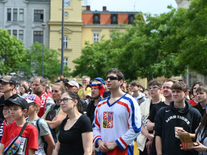 Češi! Ještě jeden! Masarykovo náměstí zářilo radostí