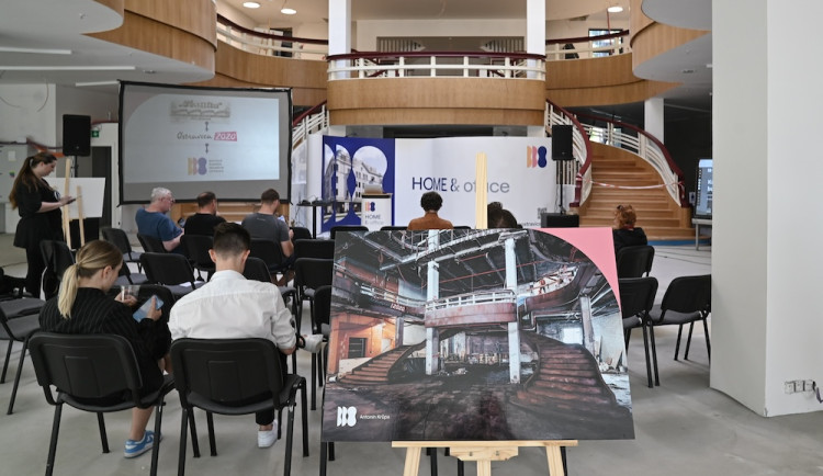 Zrekonstruovaná Ostravica-Textilia se otevírá. Stěhují se do ní první nájemníci