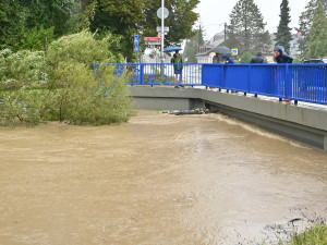 Moravskoslezský hejtman Bělica vyhlásil stav nebezpečí. Kraj čekají další silné deště