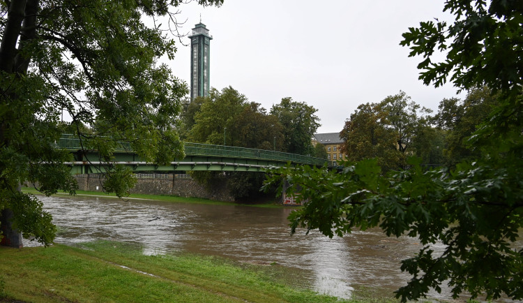 Ostravu a nejbližší okolí straší stoupající hladiny řek. Půda už je zcela nasycená, pomohou přehrady