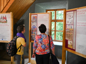 Jícha na bobří ocas a další laskominy. Středověké jídlo na Slezskoostravském hradě