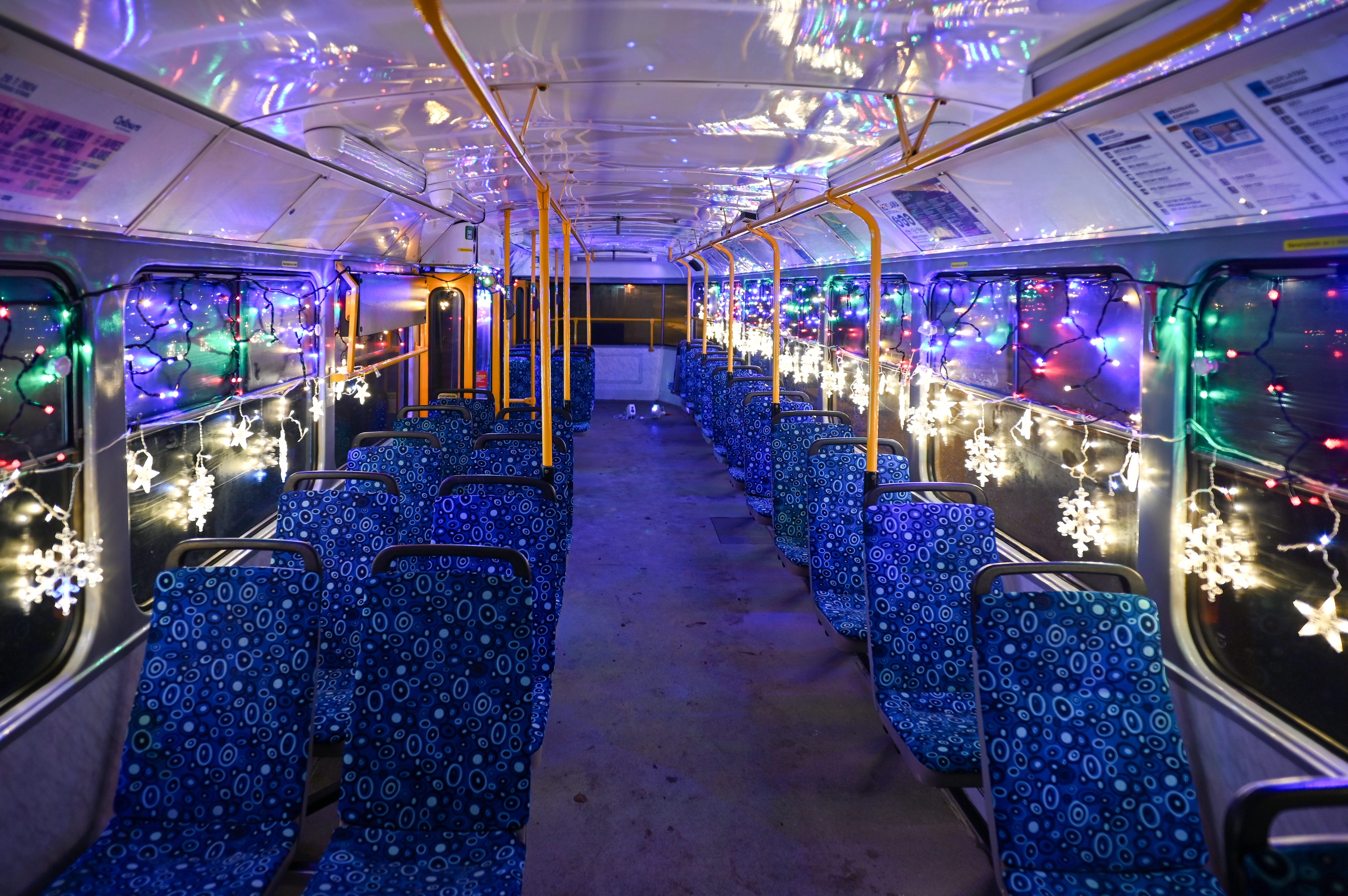 FOTOGALERIE: Tramvaj před kostelem už září, v novém roce ji čeká přestavba
