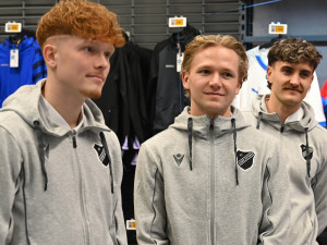 FOTOGALERIE: Modrobílá horečka. Baník baví na hřišti i na autogramiádách