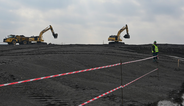 FOTOGALERIE: Heřmanická halda? Problém potřebuje řešení, říká ministr Vlček