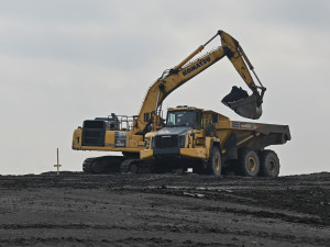 FOTOGALERIE: Heřmanická halda? Problém potřebuje řešení, říká ministr Vlček