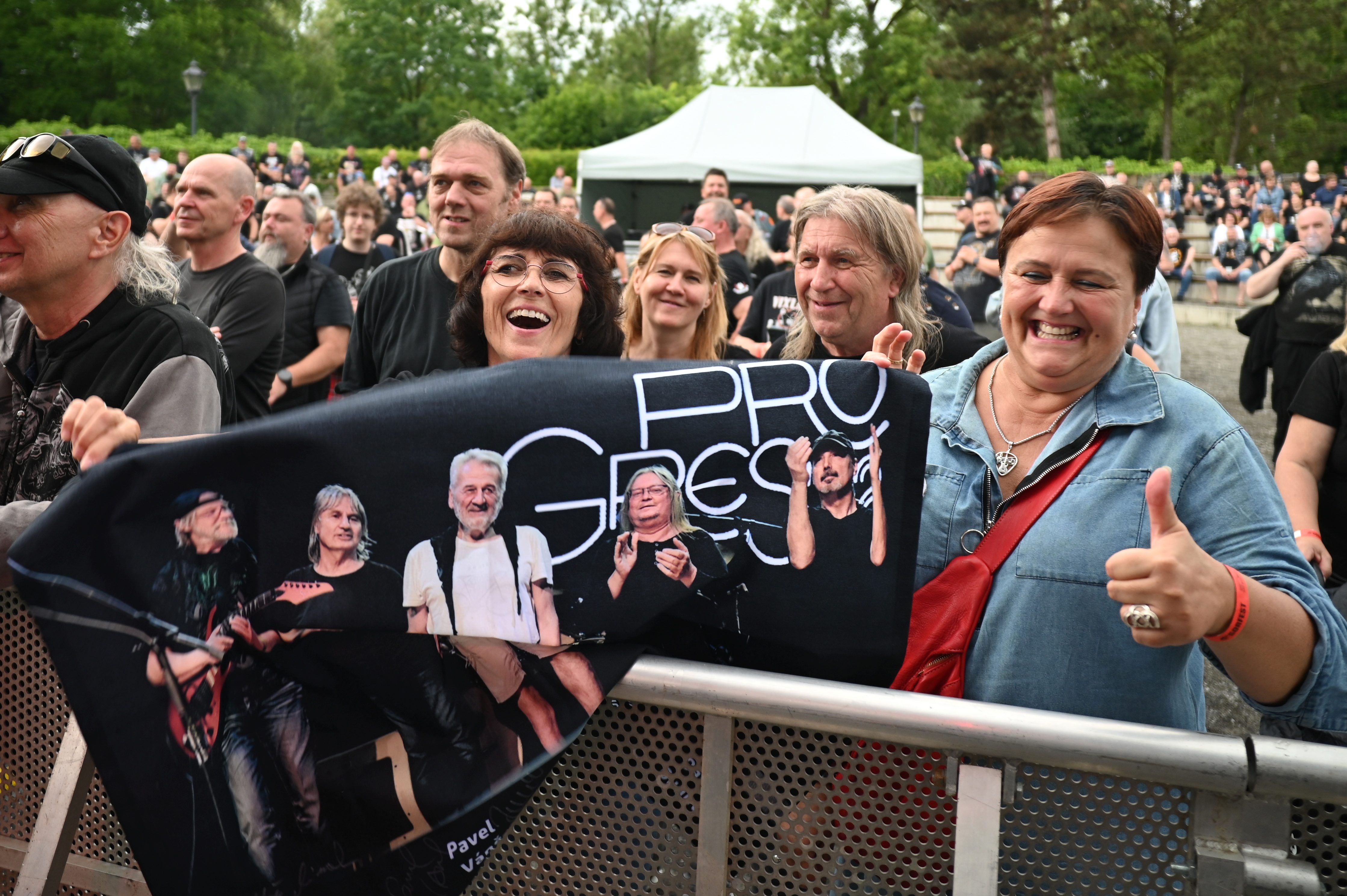 FOTOGALERIE: Sorfest přilákal fanoušky rocku na Slezskoostravský hrad. Hrálo se ze tří pódií