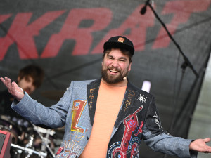 FOTOGALERIE: Sorfest přilákal fanoušky rocku na Slezskoostravský hrad. Hrálo se ze tří pódií