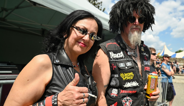 FOTOGALERIE: Sorfest přilákal fanoušky rocku na Slezskoostravský hrad. Hrálo se ze tří pódií