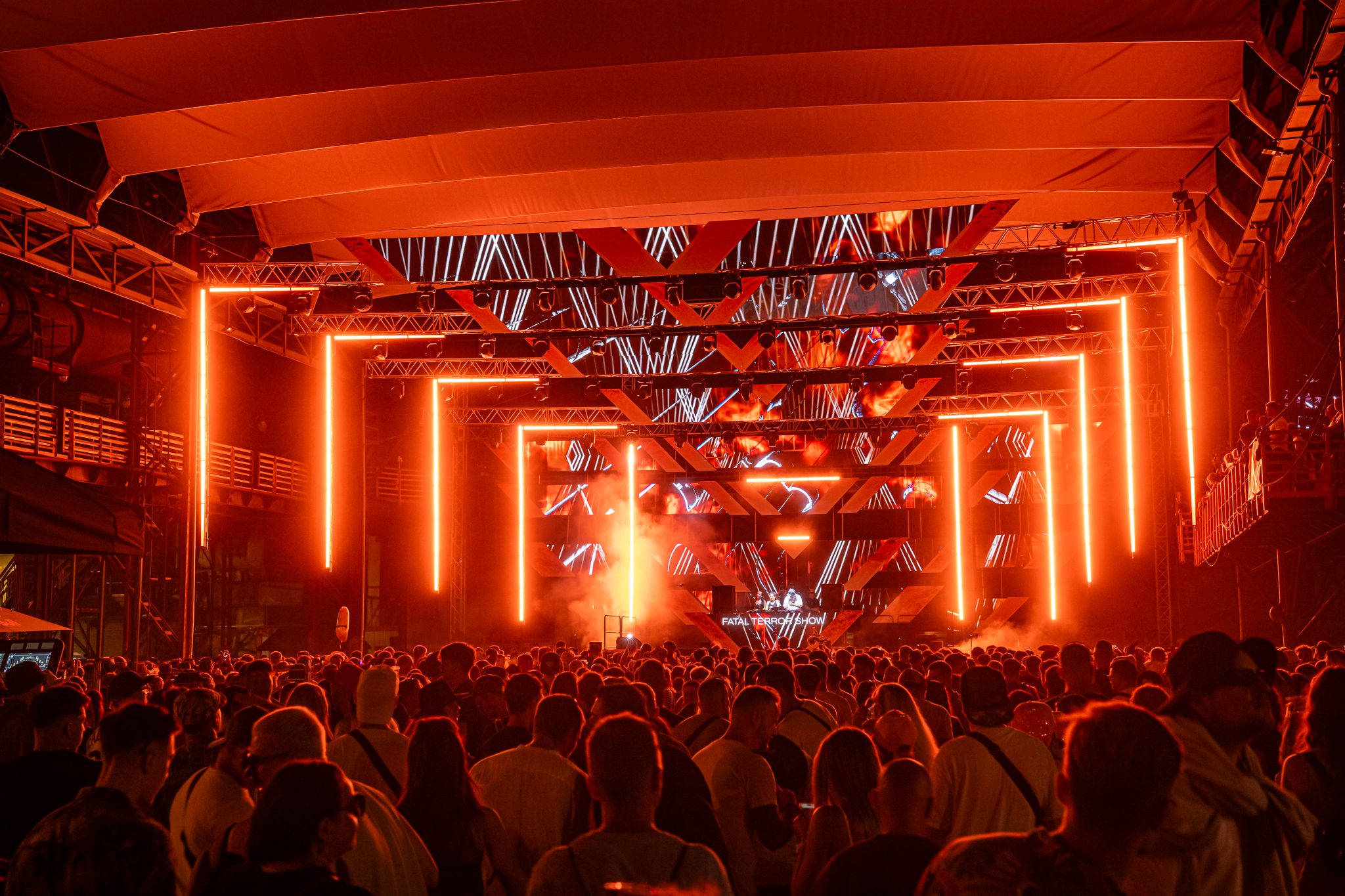 FOTOGALERIE: Beats for Love. Drumy duní pod vyhaslými vysokými pecemi