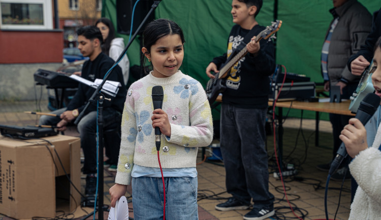 FOTOGALERIE: Hudba, tanec a radost. Romové v Havířově oslavili svůj svátek