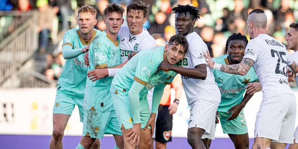 Fotbalisté Slavie vyhráli v Karviné hladce 3:0, rozhodli dvěma góly v úvodu.