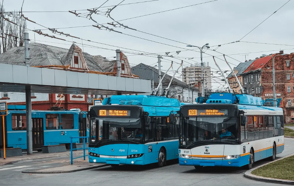 Při noční akci v Ostravě vykázal dopravce z tramvají 11 procent cestujících.