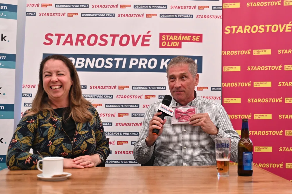 Vstupem do politiky jsem spáchal sebevraždu. Exhejtman Ivo Vondrák zahájil kampaň v bruntálské restauraci.