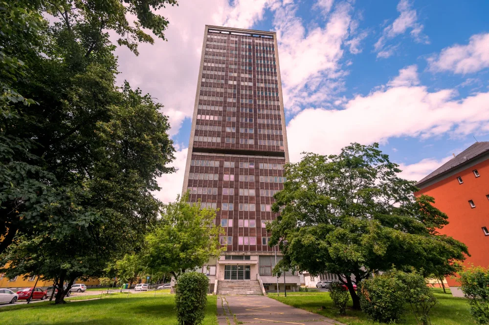 Dva zájemci o ostravský mrakodrap. Musí respektovat architektu Jiřičnou.