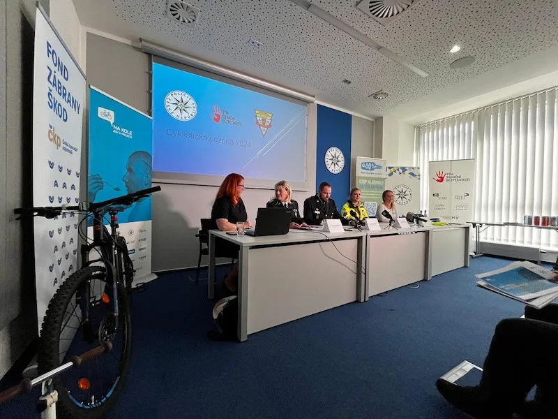 Projekt Na kole jen s přilbou letos rozšíří komunikační kampaň směrem k rodinám