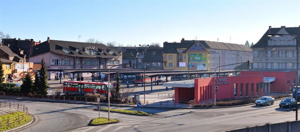 Autobusové stanoviště v Třinci bude po celý týden i o svátcích hlídat ochranka. Opatření má zvýšit bezpečnost