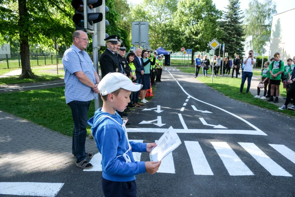 V Ostravě se školáci učí pravidla chování na silnici. Cyklistické dovednosti trénují na dopravních hřištích
