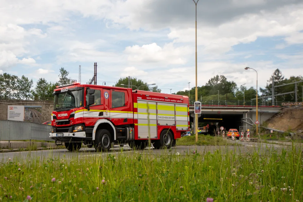 V Havířově-Šumbarku došlo k poškození plynového potrubí. Hasiči evakuovali desítky lidí a okolí uzavřeli