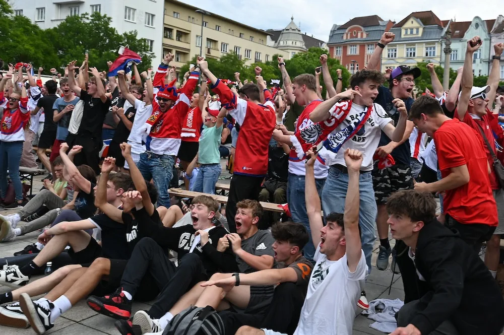 FOTOGALERIE: Češi! Ještě jeden! Masarykovo náměstí v Ostravě zářilo radostí