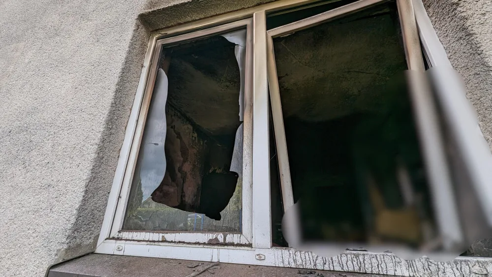 Požár rodinného domu zaměstnal pět jednotek hasičů.