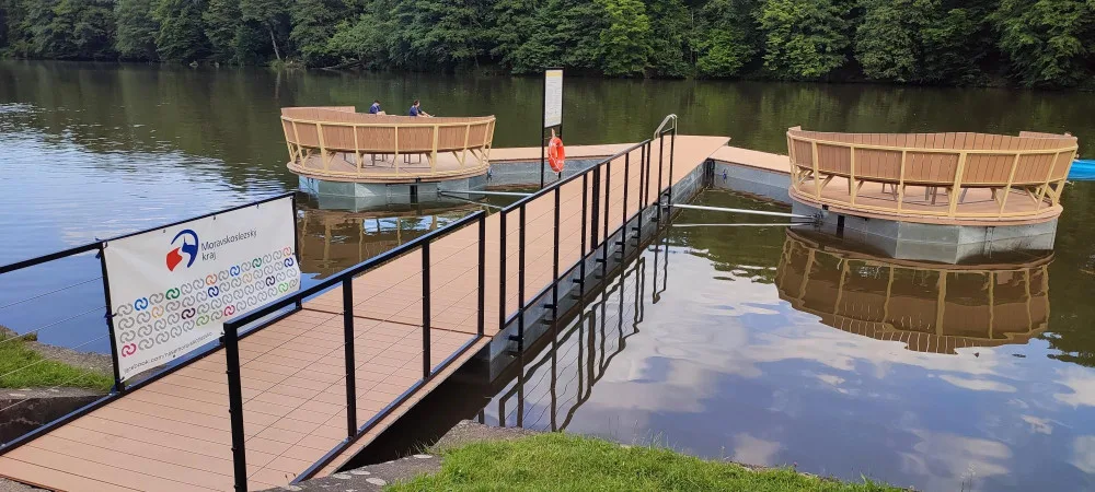 Přehrada Hrabina má nové molo. Město má v plánu vybudovat také relaxační a sportovní zóny.