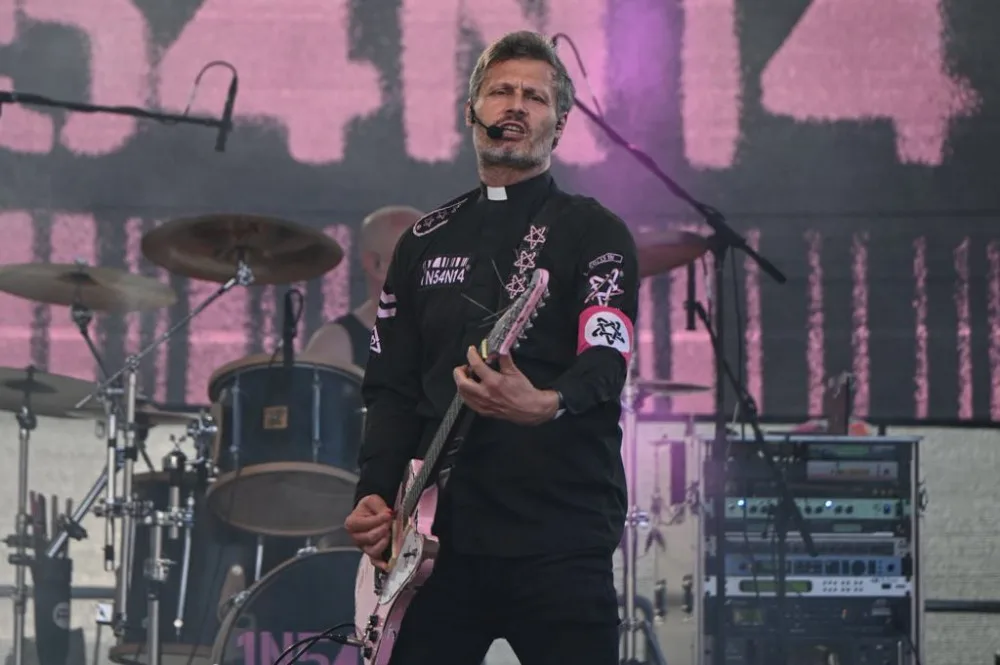 Na Slezskoostravském hradě duněl metal a šlehaly plameny