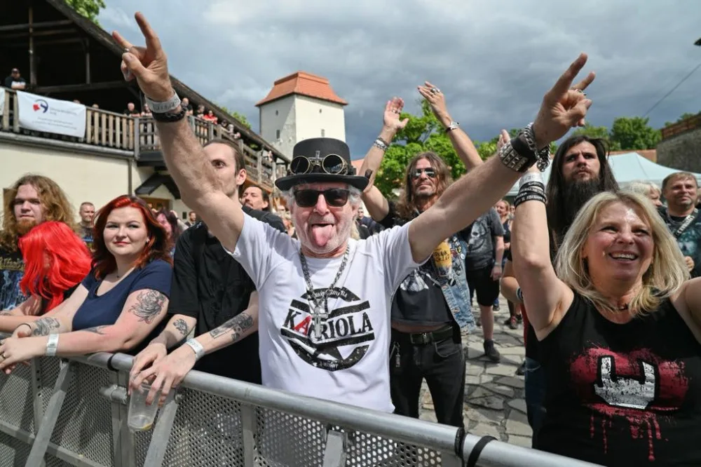 Na Slezskoostravském hradě duněl metal a šlehaly plameny