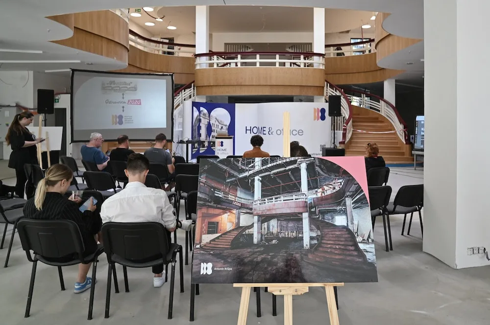 FOTO: Zrekonstruovaná Ostravica-Textilia se otevírá. Stěhují se do ní první nájemníci