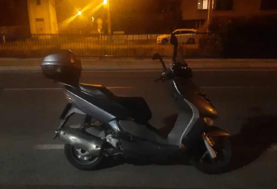 Muž z Novojičínska brázdil silnici na cizí motorce. Sebral ji svému šéfovi, neměl na ni dokonce ani řidičák