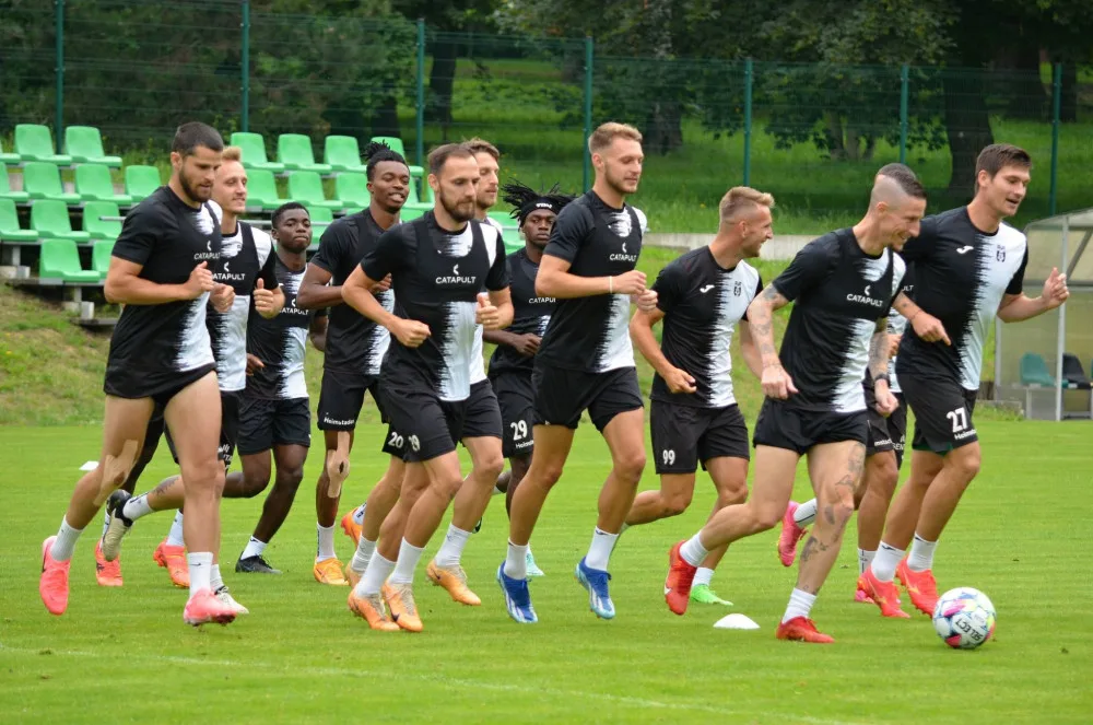 Fotbalová Karviná zahájila přípravu bez několika opor, končí Budínský a Holec
