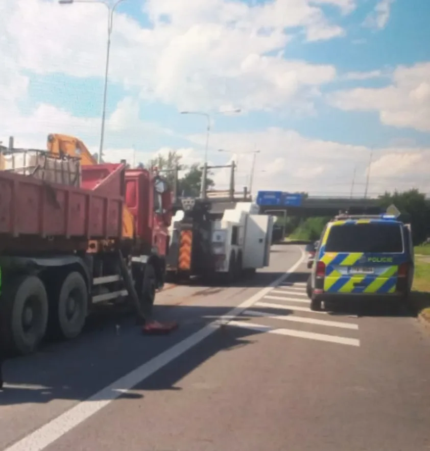 Nehoda pěti automobilů se třemi zraněnými komplikovala dopravu v Ostravě