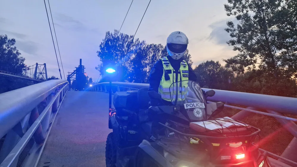 Policisté hledali ztracenou manželku a zabavovali drony, jinak se Colours of Ostrava problémům vyvarovaly