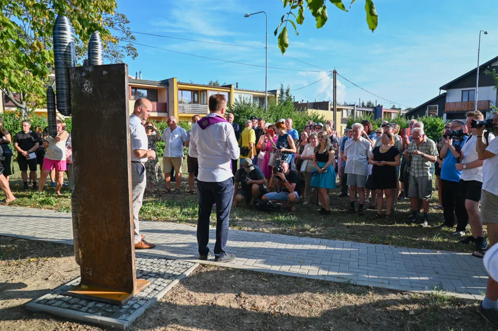 Ostrava má nový památník. 80 let od spojeneckého náletu
