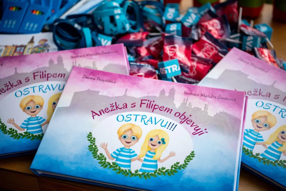 Zaměřeno na čtenářskou gramotnost. Ostrava si pro prvňáčky připravila speciální knihu z pera bílovecké autorky
