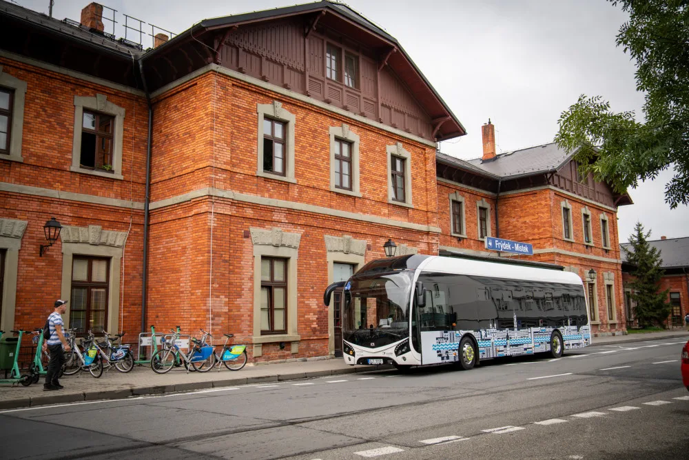 Cestující ve Frýdku-Místku se během září budou moci svézt po městě novými elektrobusy