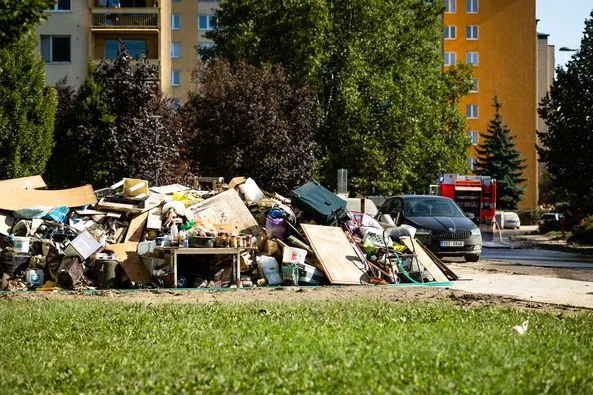 Opavské domácnosti zasažené povodněmi dostanou dvacet tisíc korun. Peníze vyplatí magistrát
