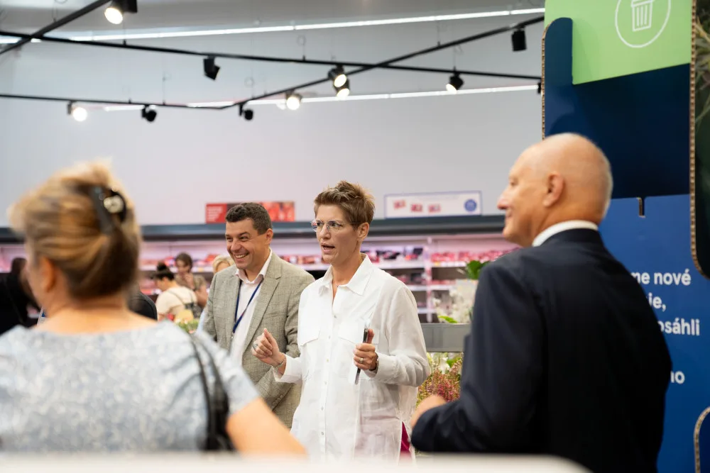 Tesco v Ostravě rozšiřuje nabídku zdravých potravin, daruje tuny potravin lidem v nouzi, optimalizuje obaly a snižuje uhlíkovou stopu